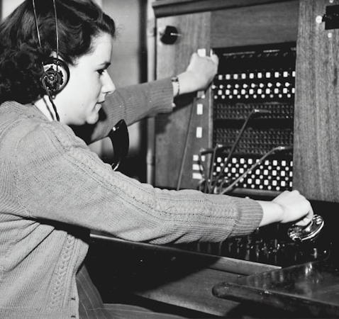 AI agents handling customer service inquiries